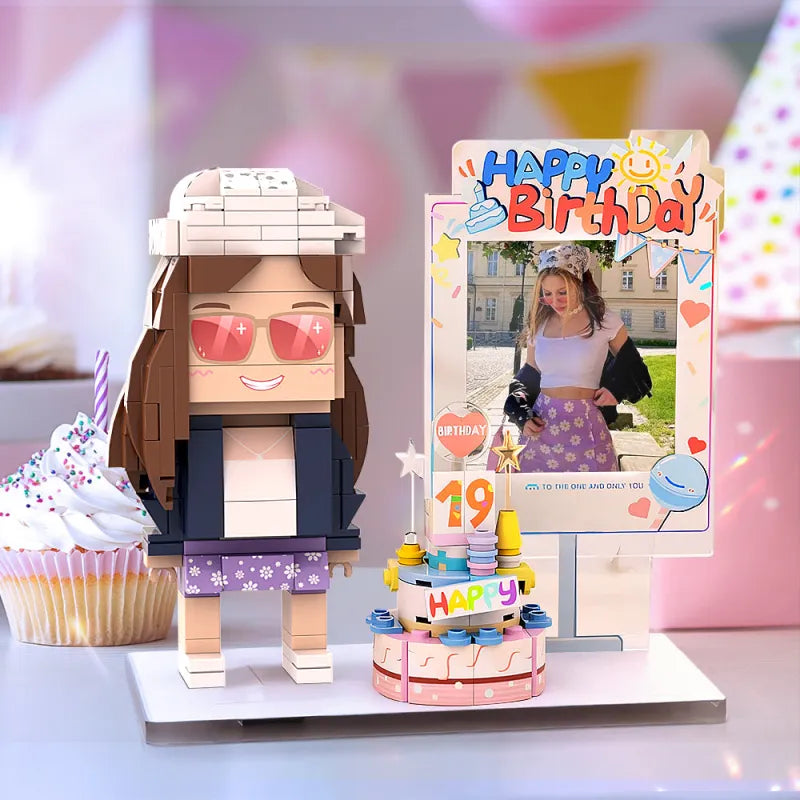 Personalisierte Klemmbaustein-Figur – Happy Birthday – DIY Miniaturfigur als Geburtstagsgeschenk