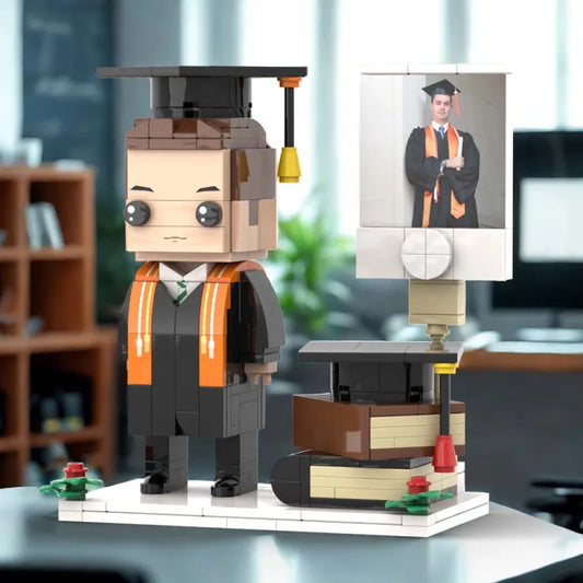 Personalisierbare Klemmbaustein-Figur – ideal für den Universitätsabschluss