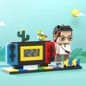 Personalisierte Klemmbaustein-Figur mit digitaler Uhr – DIY Miniatur zum Selbstaufbau