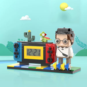 Personalisierte Klemmbaustein-Figur mit digitaler Uhr – DIY Miniatur zum Selbstaufbau